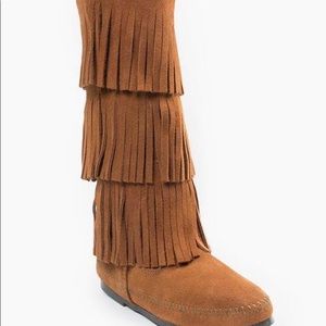 🖤 Minnetonka 3 Layer Fringe Boots 🖤